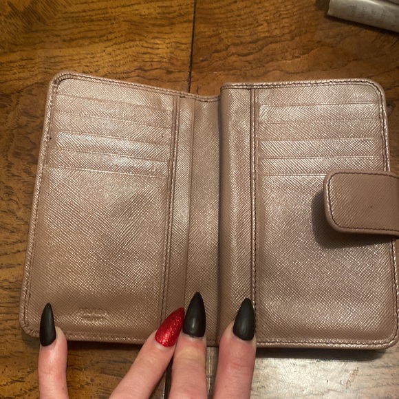 💯 AUTH. Prada beige small zippy wallet - Picture 3 of 14